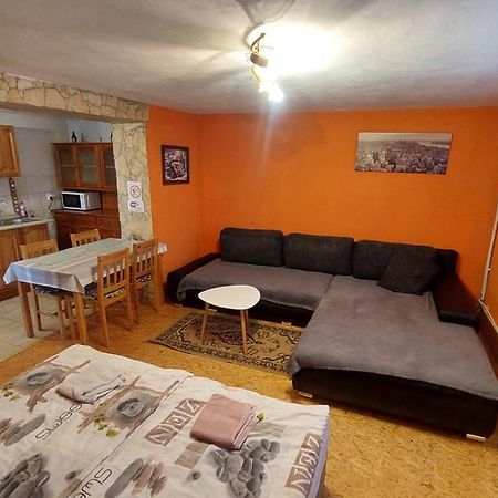 Lúčky Privat 498酒店 外观 照片